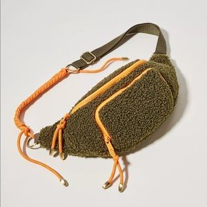 Annie Sherpa Belt Bag